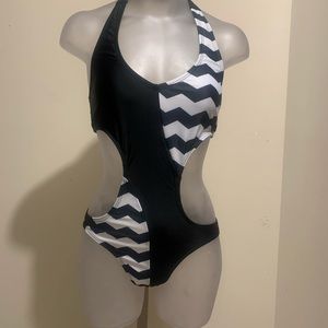One piece swimsuit in black-and-white size large